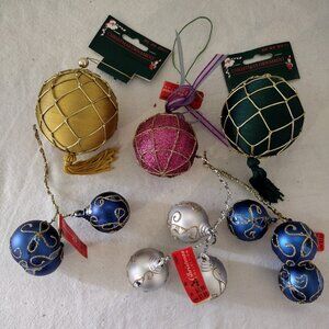 LOT OF 6 Vintage Various Christmas Ornaments